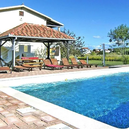 Daire Lug, Privlaka With Pool *