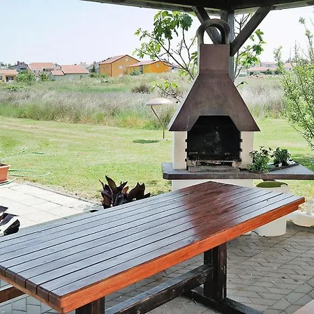 Lug, Privlaka With Pool Daire Privlaka (Zadar)